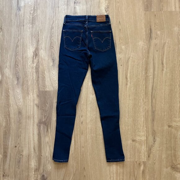 Levi's 721 High Rise Skinny Jean in Distressed - 25 - Picture 5 of 7